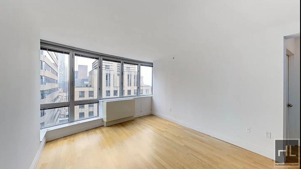 East 44th Street - Photo 1