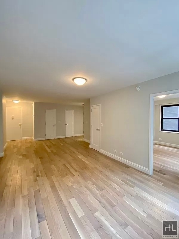 East 33rd Street - Photo 6
