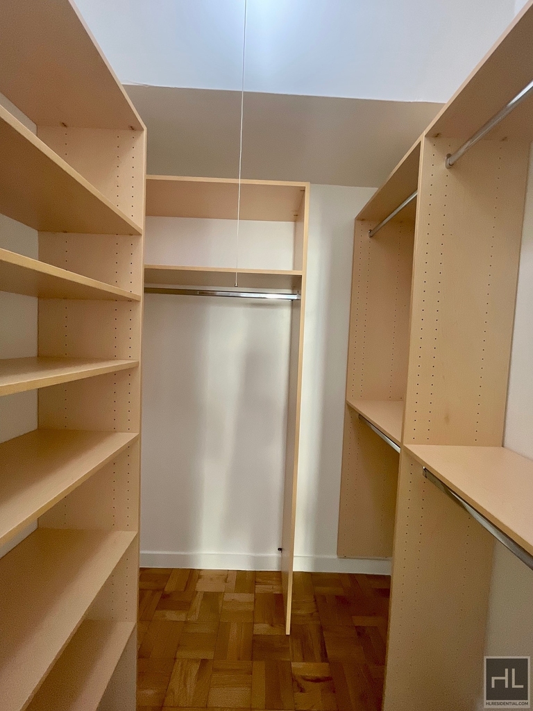 East 49 Street - Photo 20