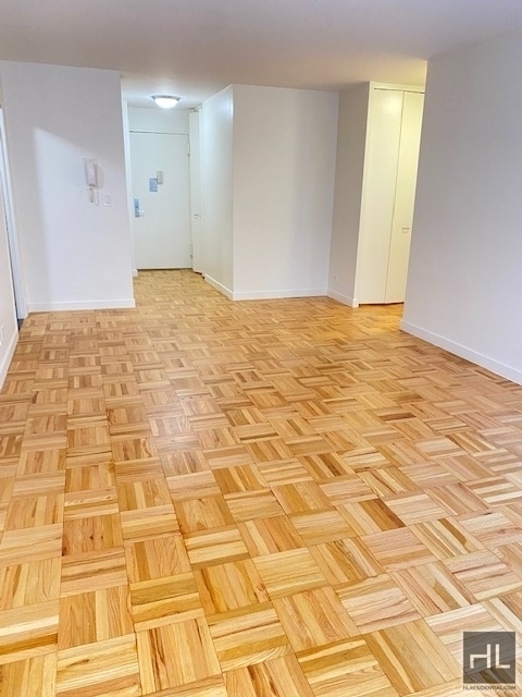 East 49 Street - Photo 2