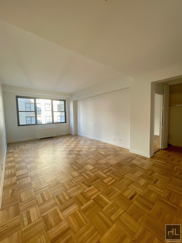 East 49 Street - Photo 25