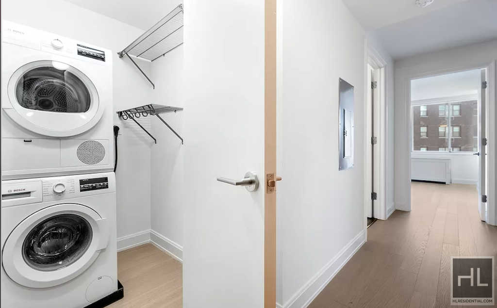 East 54 Street - Photo 7