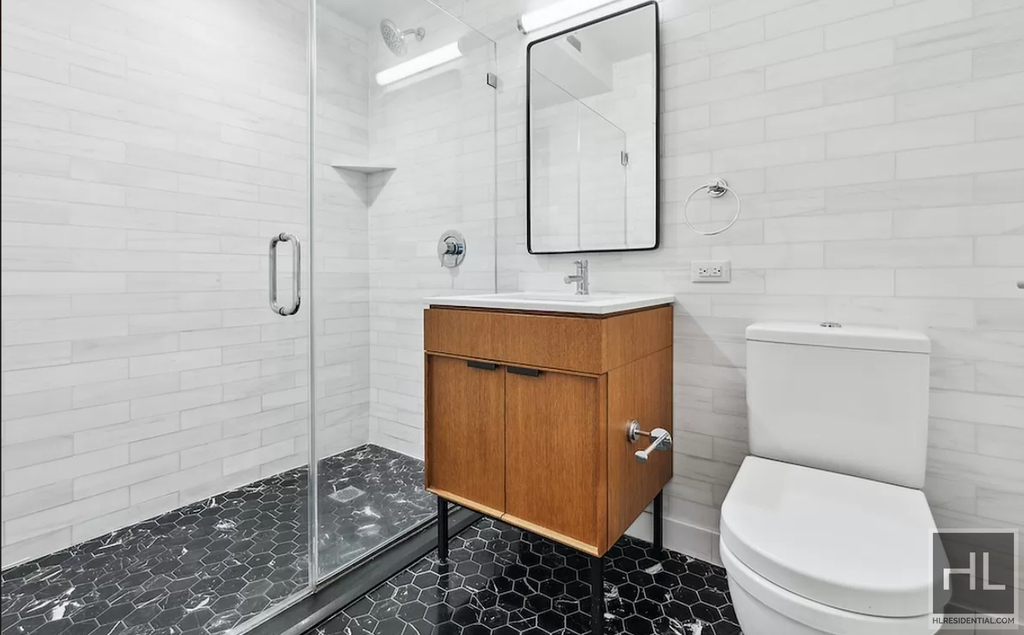 East 54 Street - Photo 8