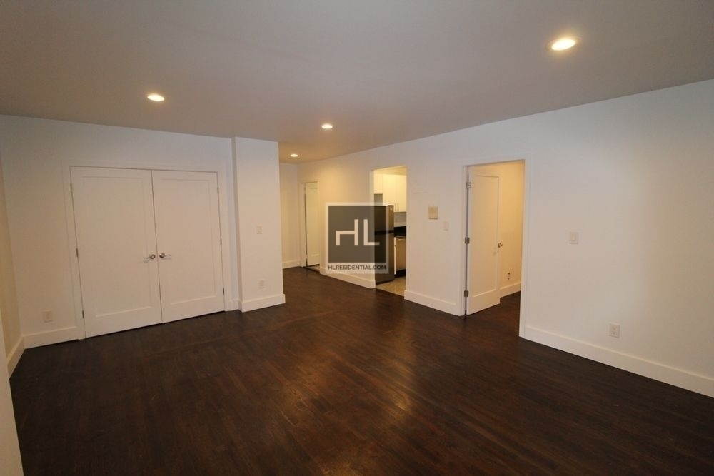 East 37 Street - Photo 7