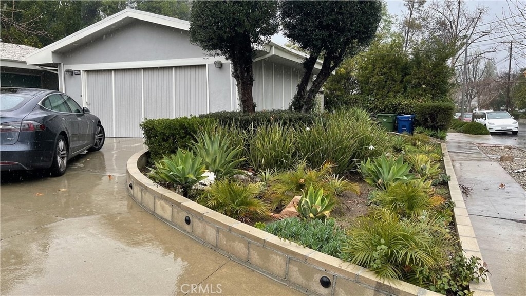 5357 Ellenvale Avenue - Photo 1