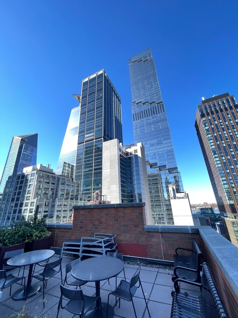 444 West 35th Street - Photo 9