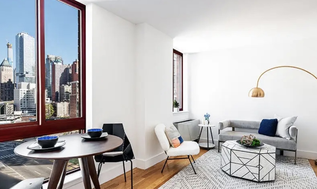 444 West 35th Street - Photo 5