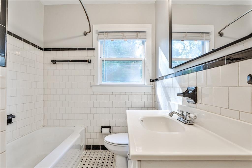 1454 Catherine Street - Photo 12