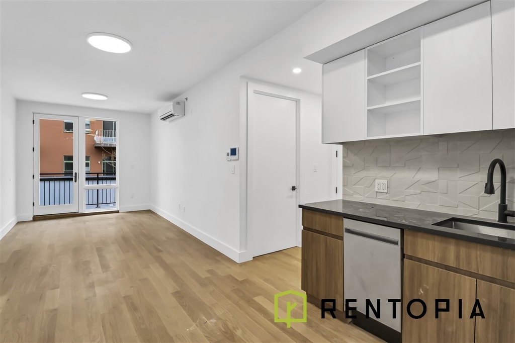 209 North 11th Street - Photo 0