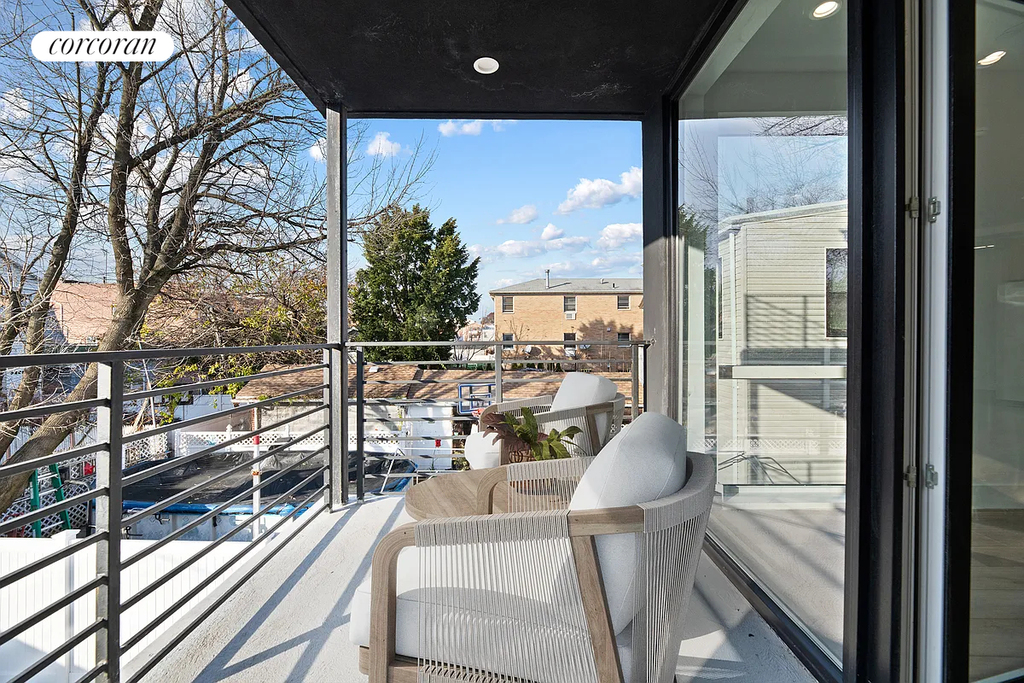 2454 E 15th St - Photo 5