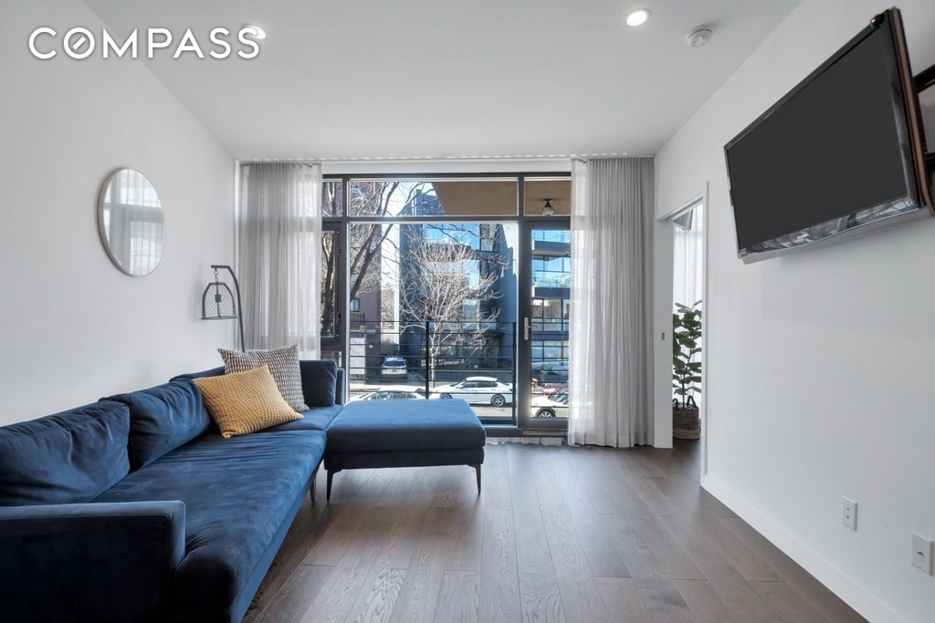 179 Woodpoint Rd - Photo 2