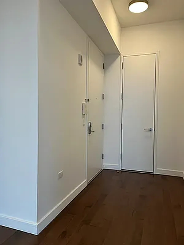 515 West 36th Street - Photo 11