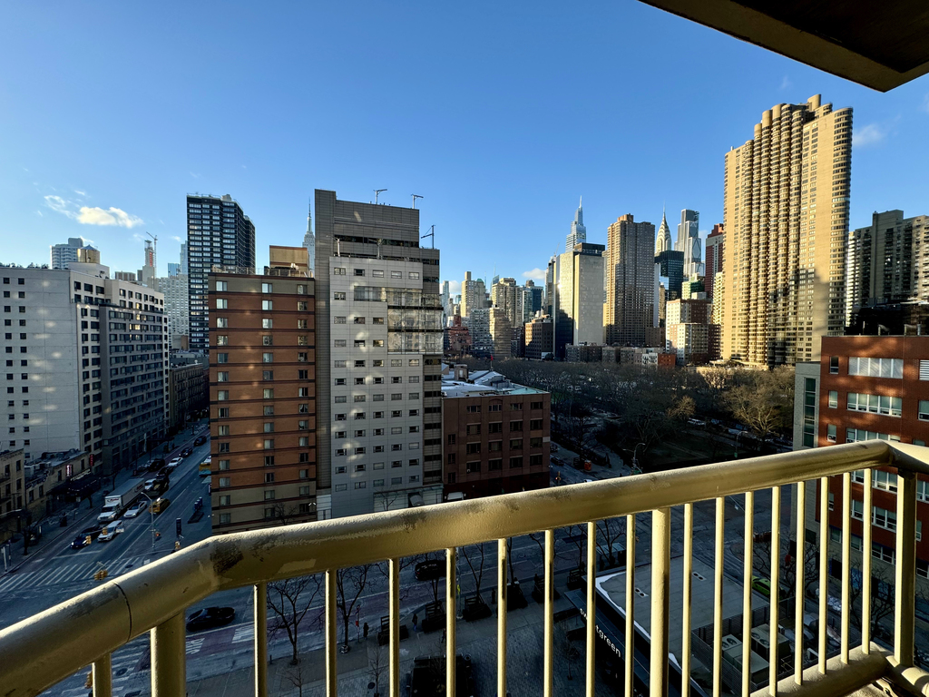 East 34th Street - Photo 3