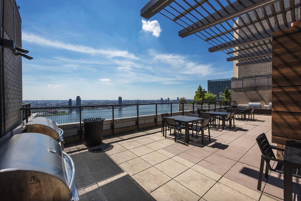 East 34th Street - Photo 6