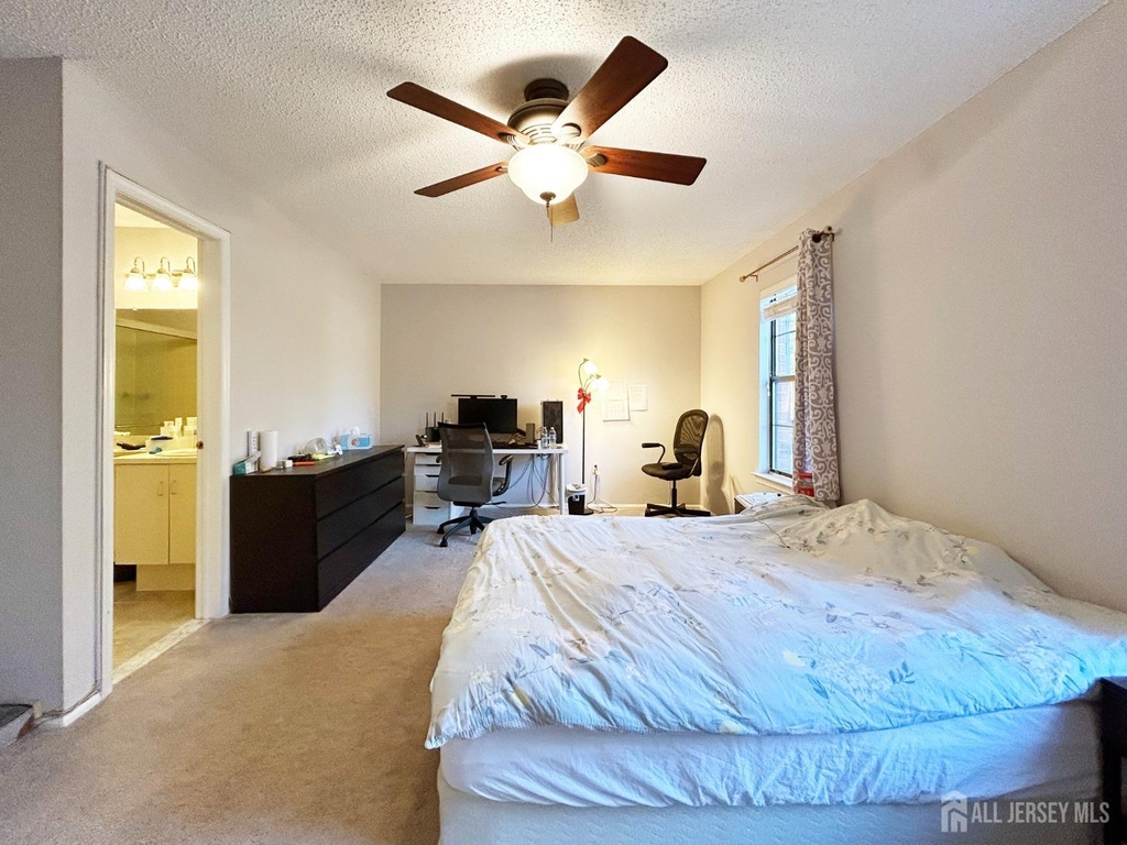 325 Hampshire Court - Photo 21