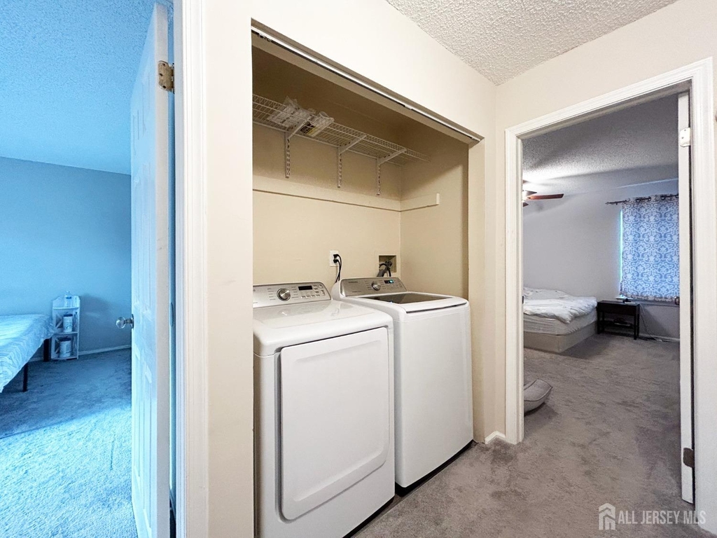 325 Hampshire Court - Photo 15
