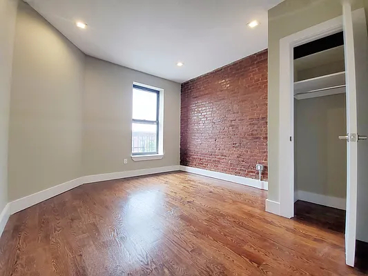 585 Franklin Avenue - Photo 5