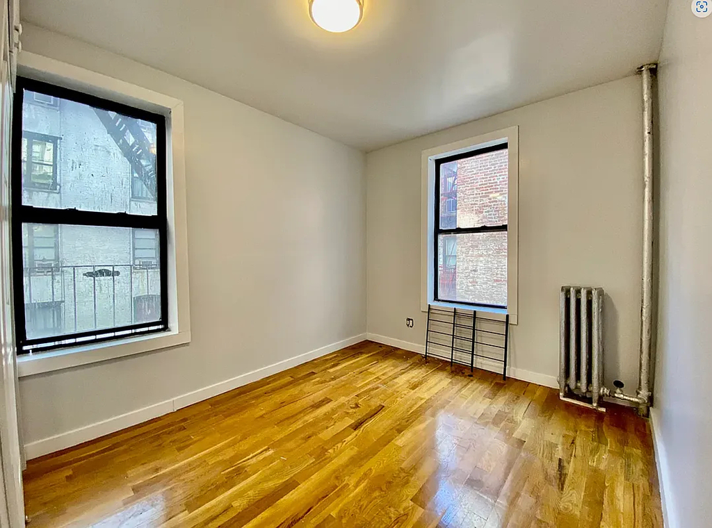 70 Post Avenue - Photo 2