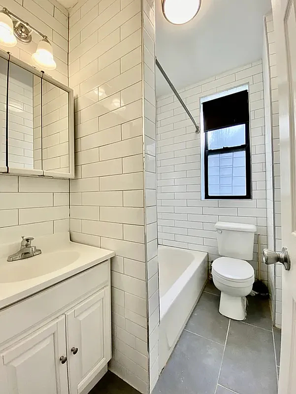 70 Post Avenue - Photo 4