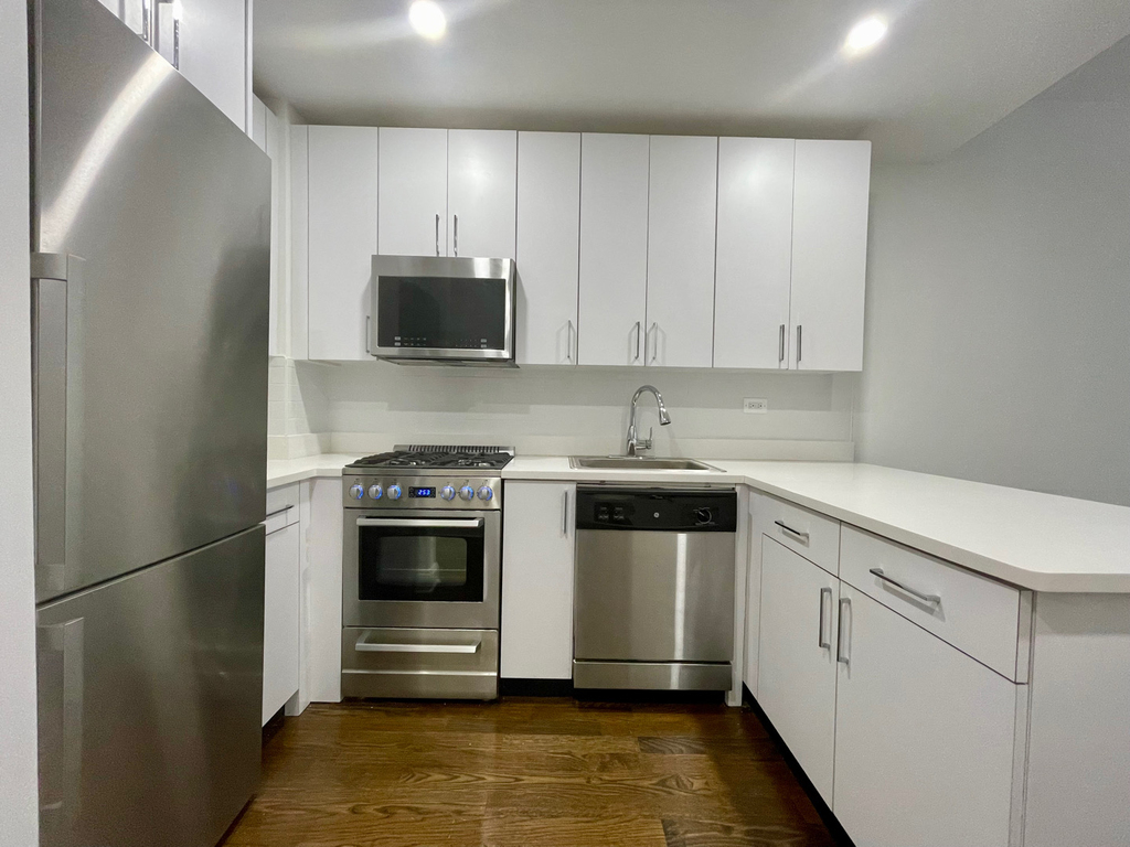 West 22nd st - Photo 2