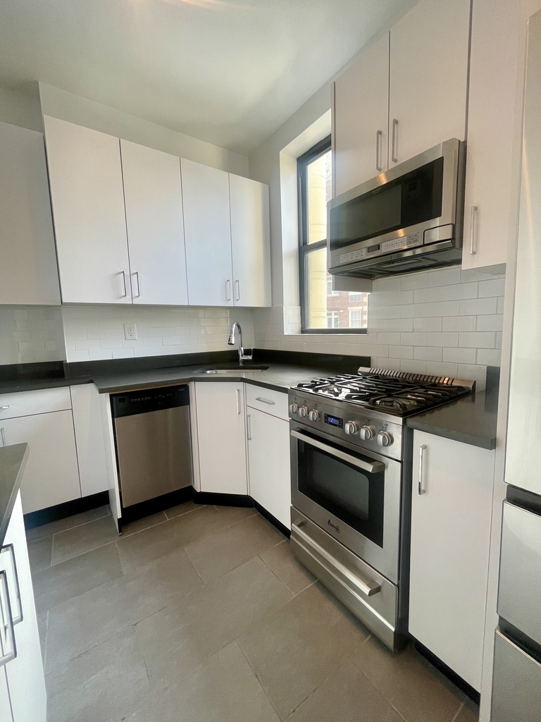 166 West 72nd Street, 9D - Photo 15