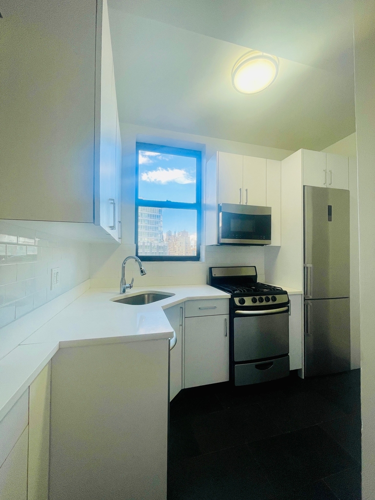 166 West 72nd Street - Photo 11