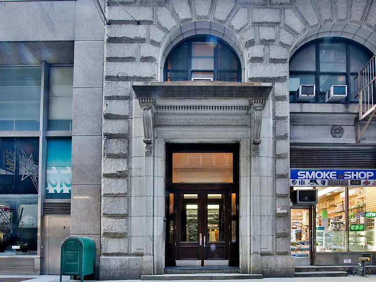 135 William Street - Photo 11