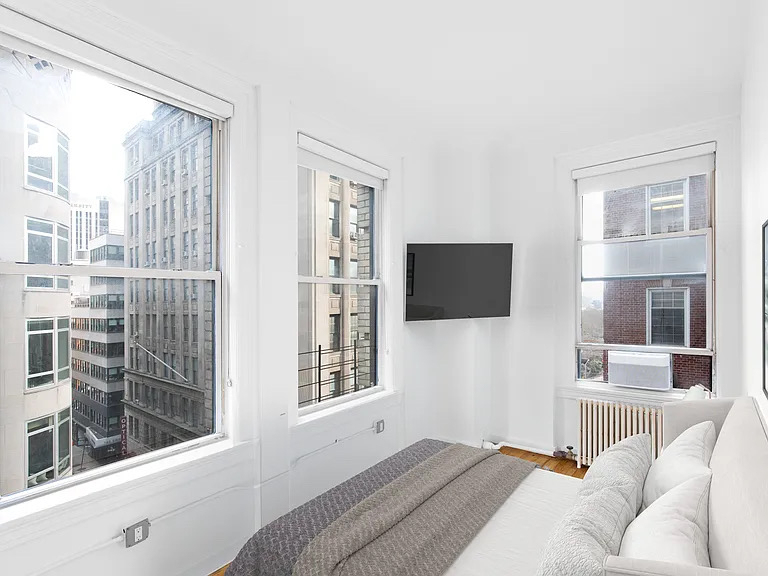 135 William Street - Photo 1