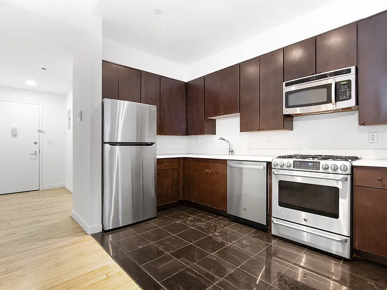 135 William Street - Photo 7