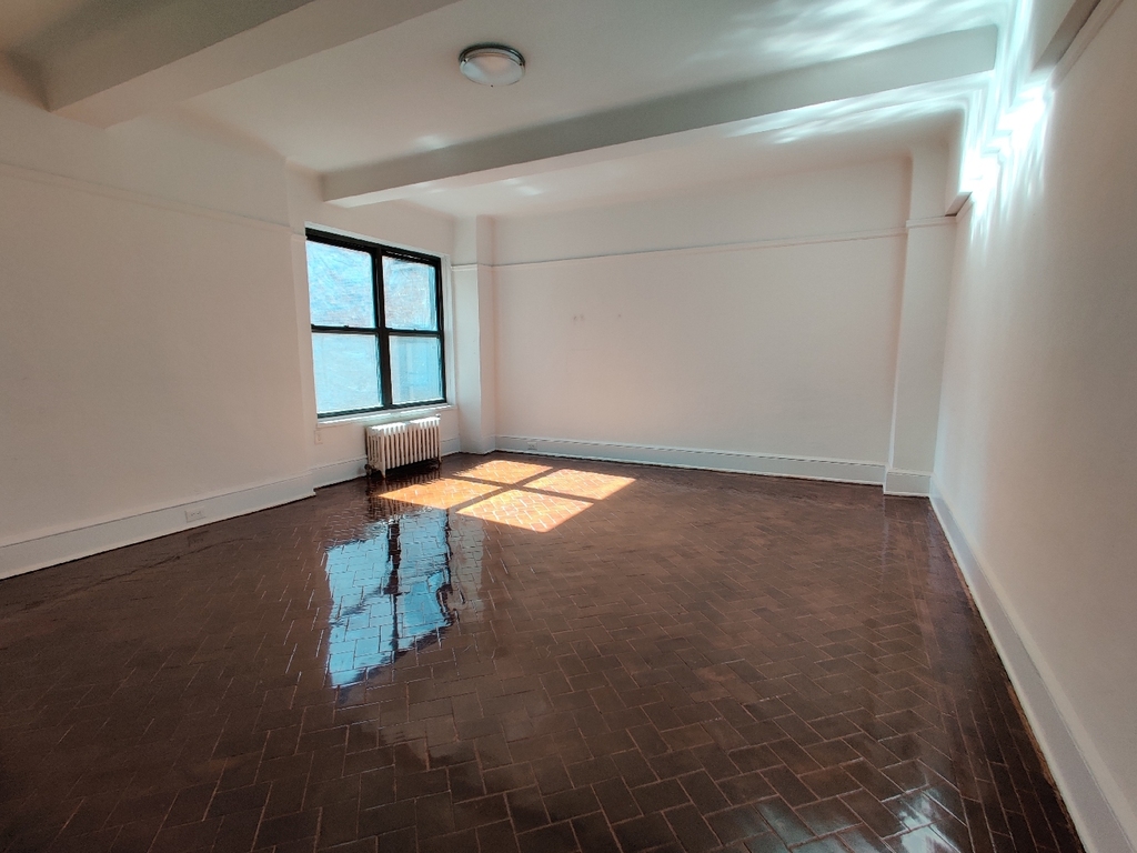 72/Broadway - Photo 0