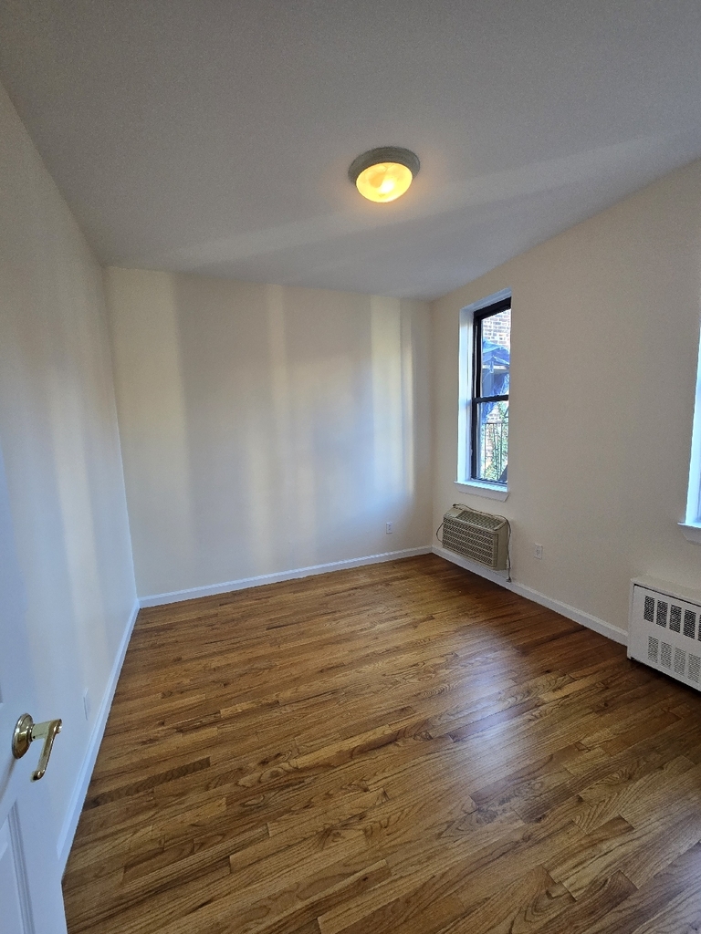 91st and 1st ave - Photo 3