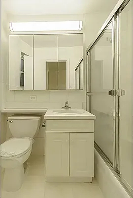 326 East 58th Street - Photo 4