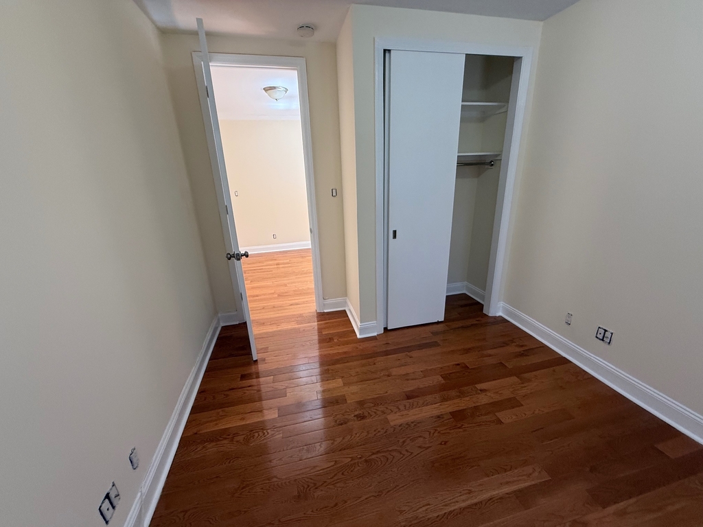 326 East 58th Street - Photo 2