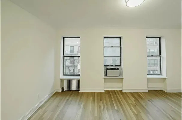 326 East 58th Street - Photo 1