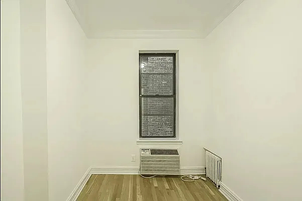 326 East 58th Street - Photo 7