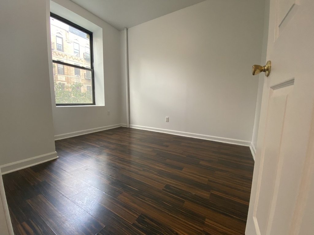 West 152nd Street - Photo 7
