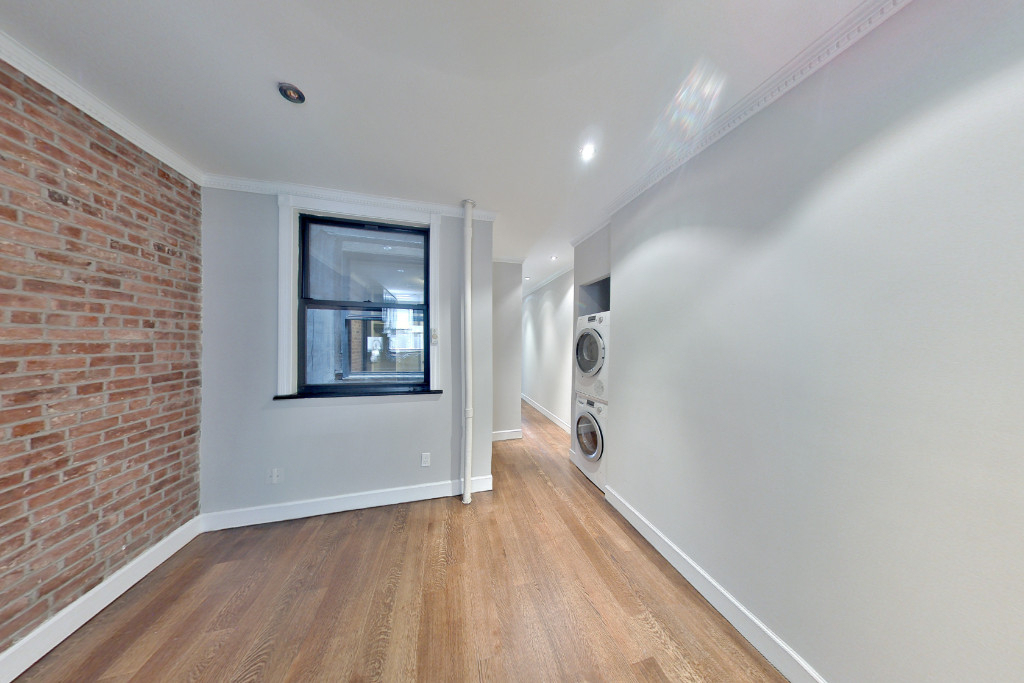 434 West 52nd Street - Photo 2