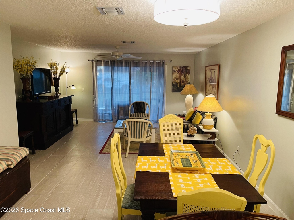 159 Queens Court - Photo 3
