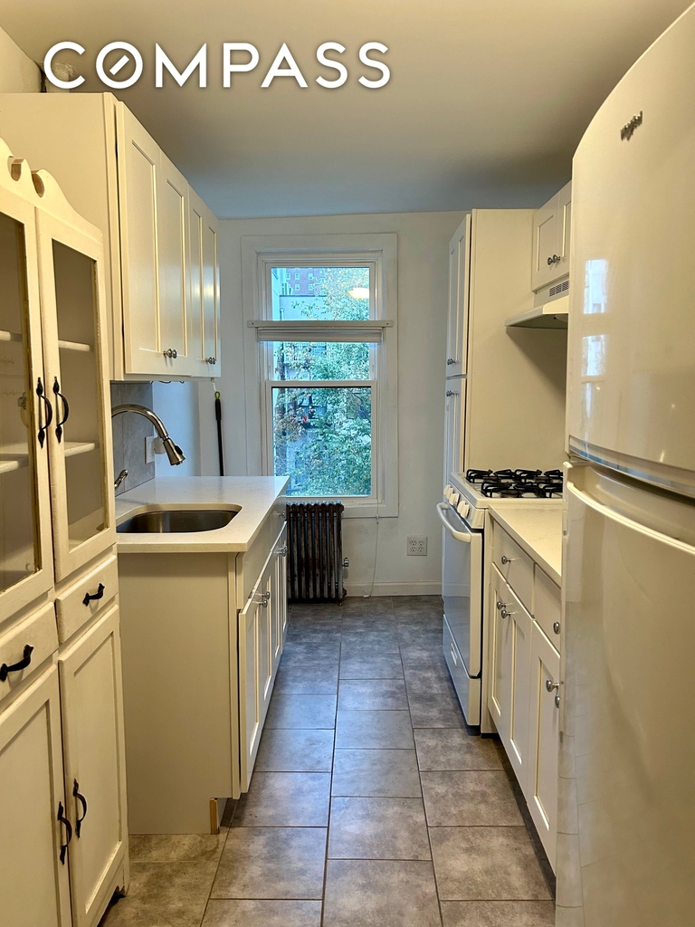 50 Dikeman St - Photo 0