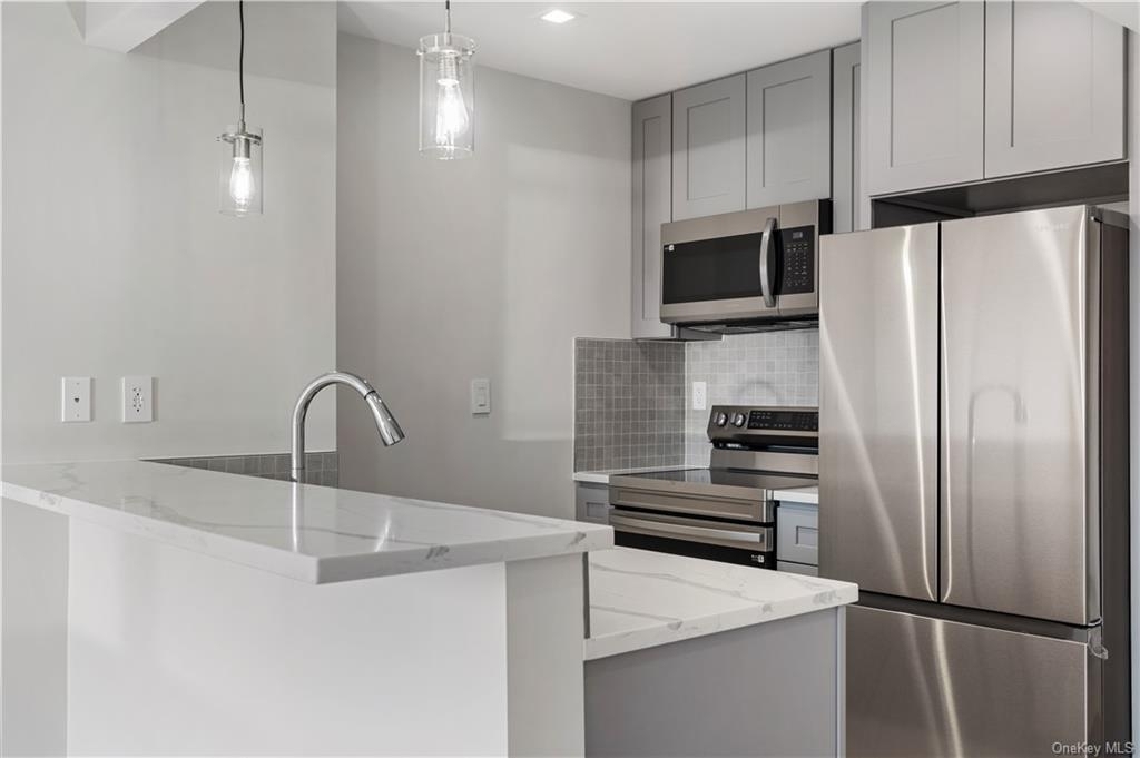 112 Seaman Avenue - Photo 9