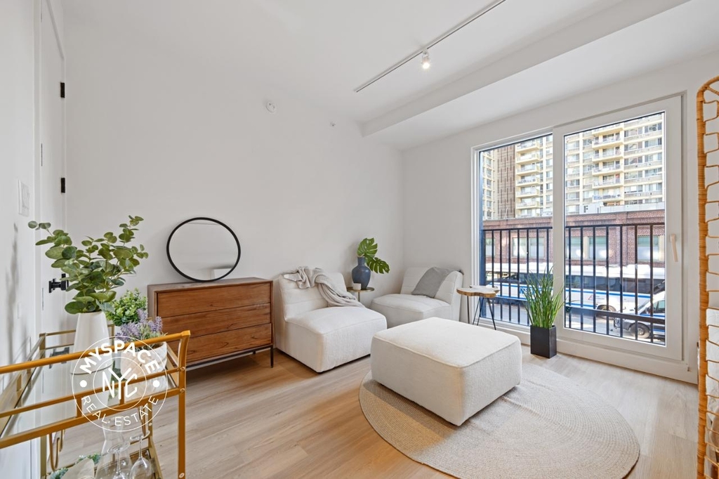 931 Carroll Street - Photo 0