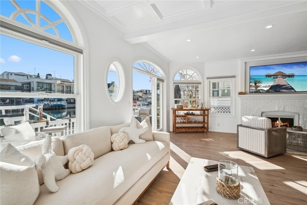 125 Grand Canal - Photo 7
