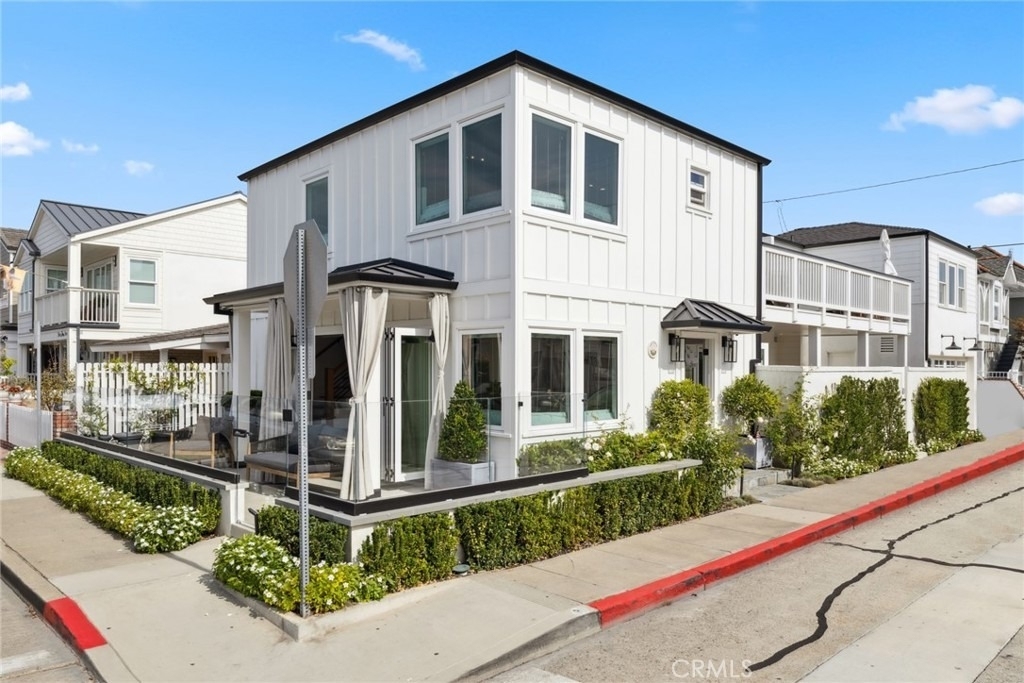 300 Coral Avenue - Photo 0