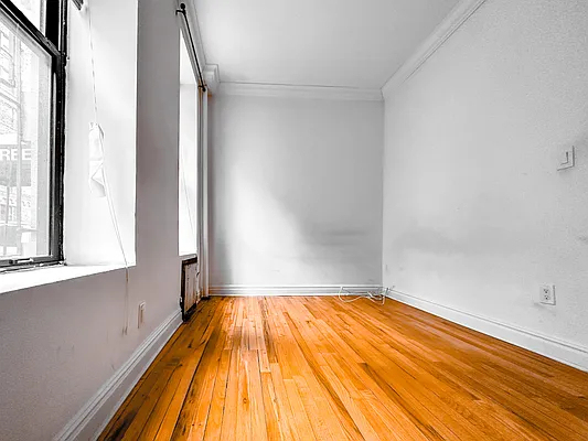 East 58th Street /2nd Ave - Photo 2