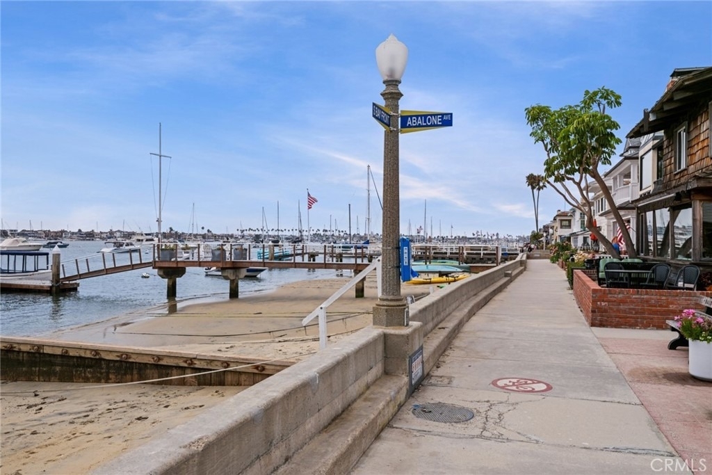 112 Abalone Avenue - Photo 4