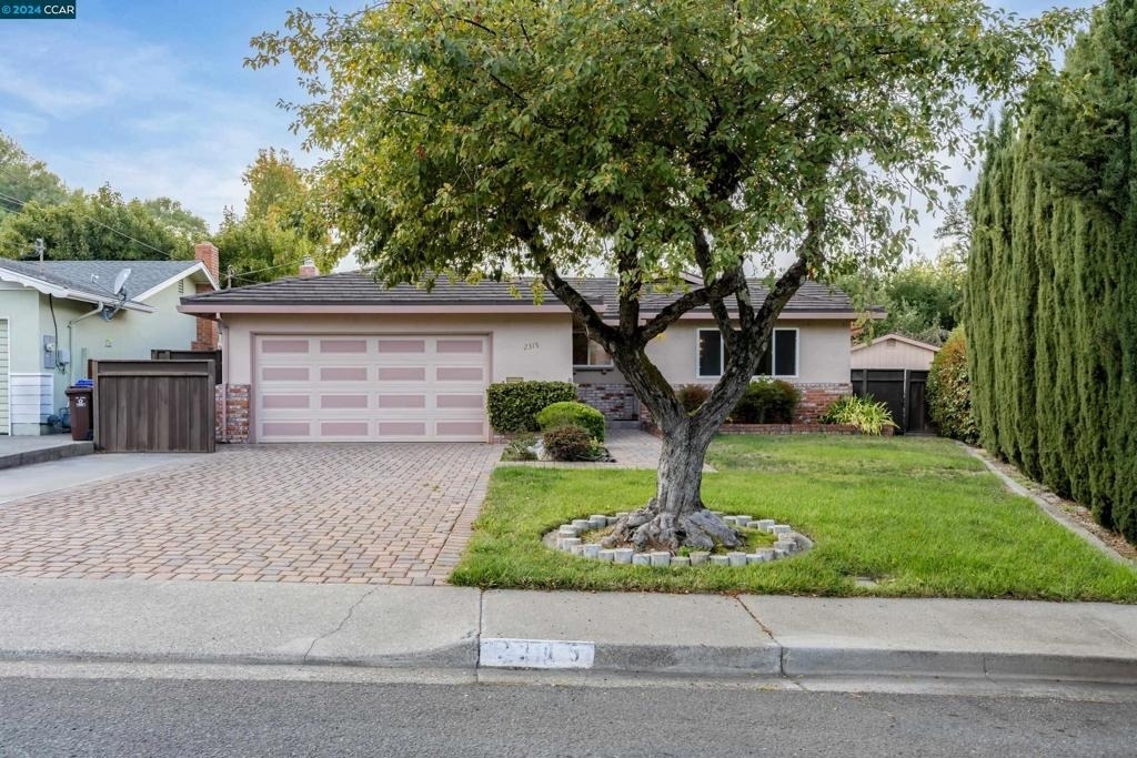 2315 Hoytt Ct - Photo 1