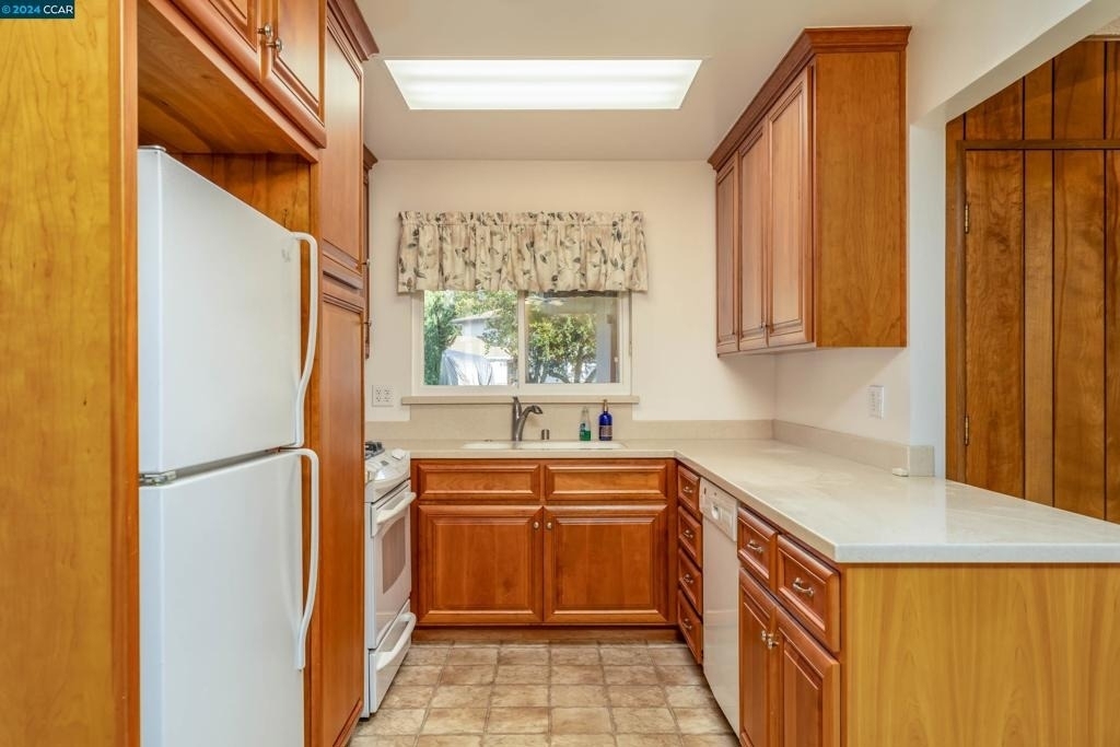 2315 Hoytt Ct - Photo 8