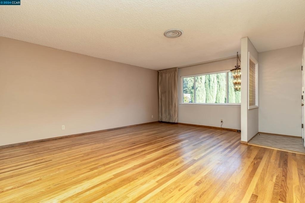 2315 Hoytt Ct - Photo 4