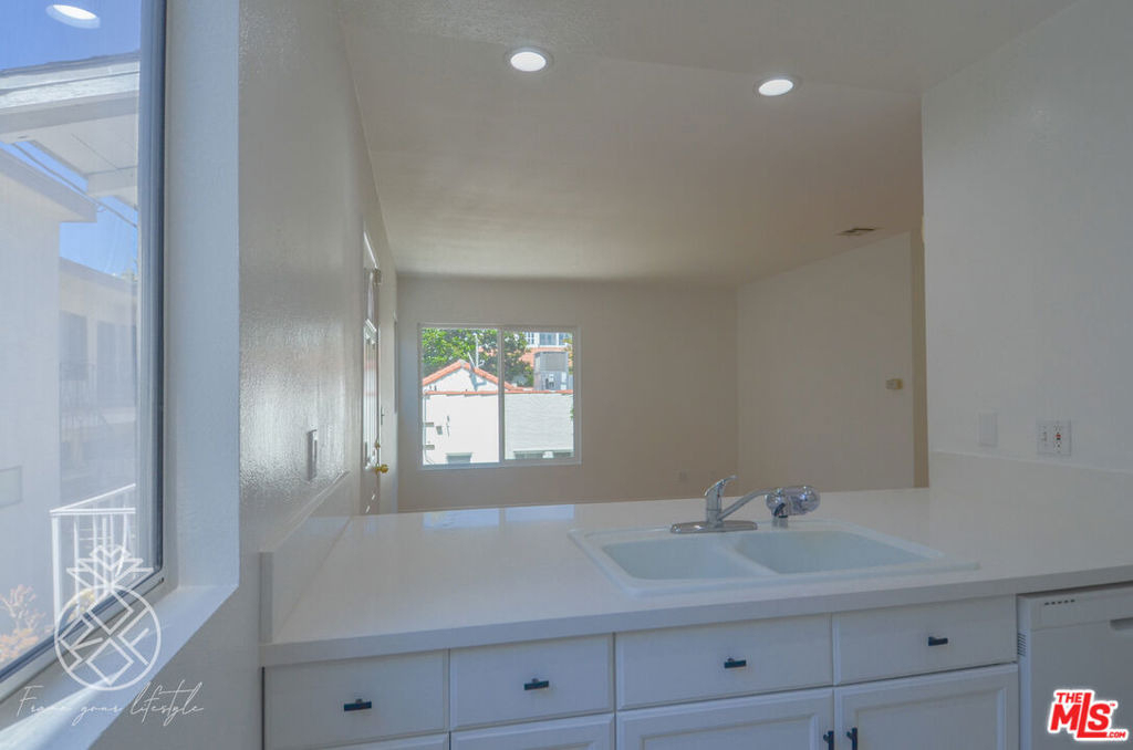 1845 Midvale Avenue - Photo 47