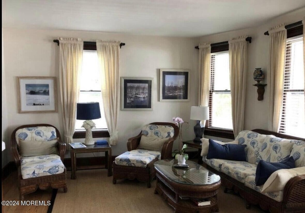 409 Main Avenue - Photo 2